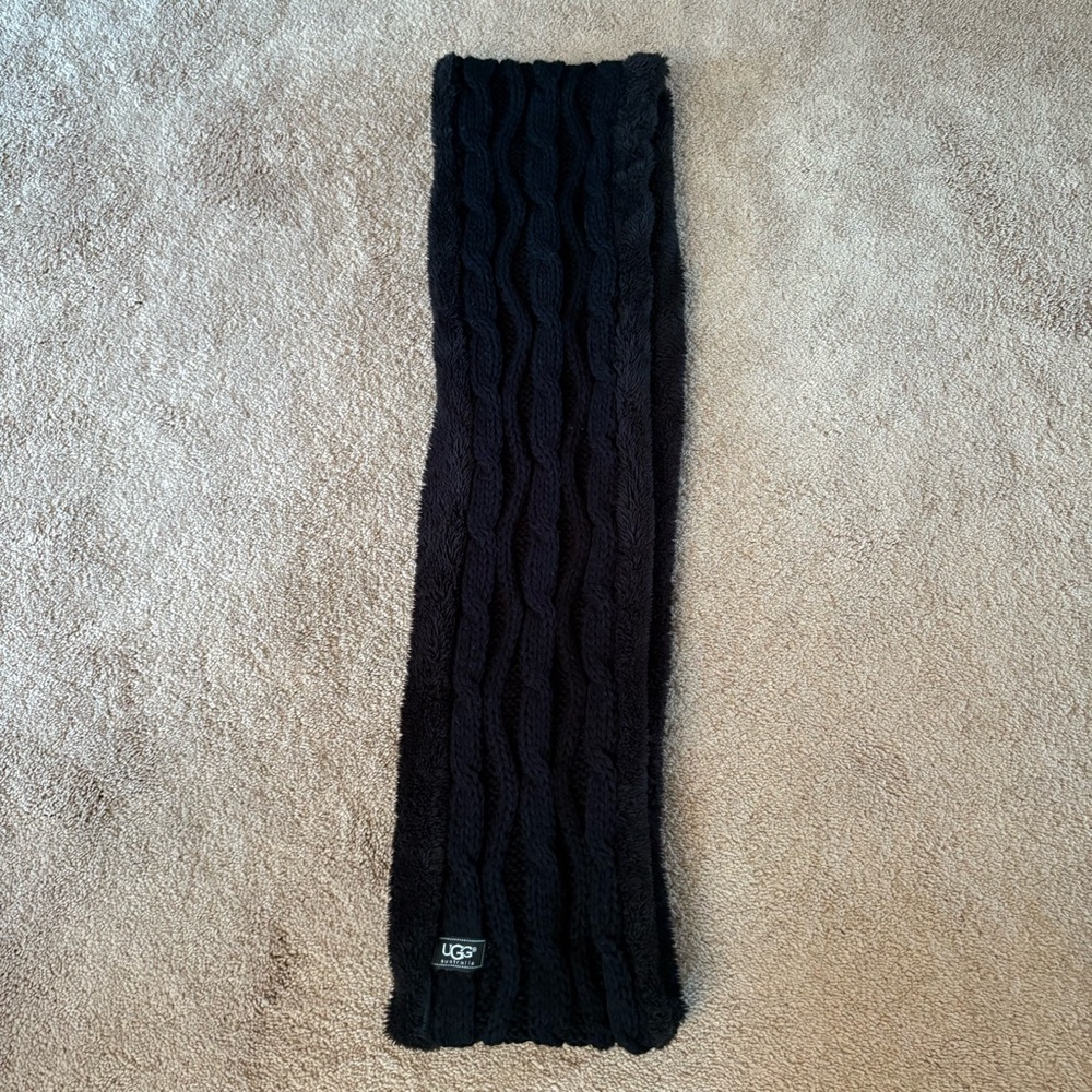 NWOT - UGG Cable Knit/Faux Fur Infinity Scarf